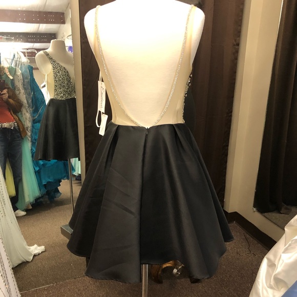 Stunning Envious Couture Short Formal Dress Size 8 - Picture 5 of 10